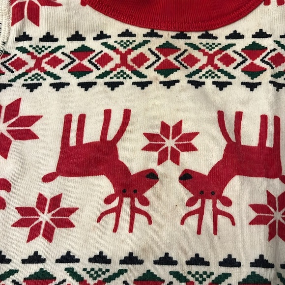 Hanna Andersson Holiday Red Fair Isle Pajamas Set - Picture 6 of 13